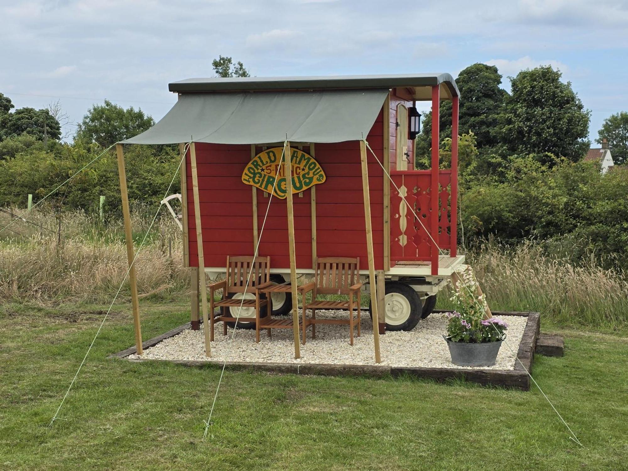 Restored Circus Wagon ซอลท์เบิร์น-บาย-เดอะ-ซี ภายนอก รูปภาพ