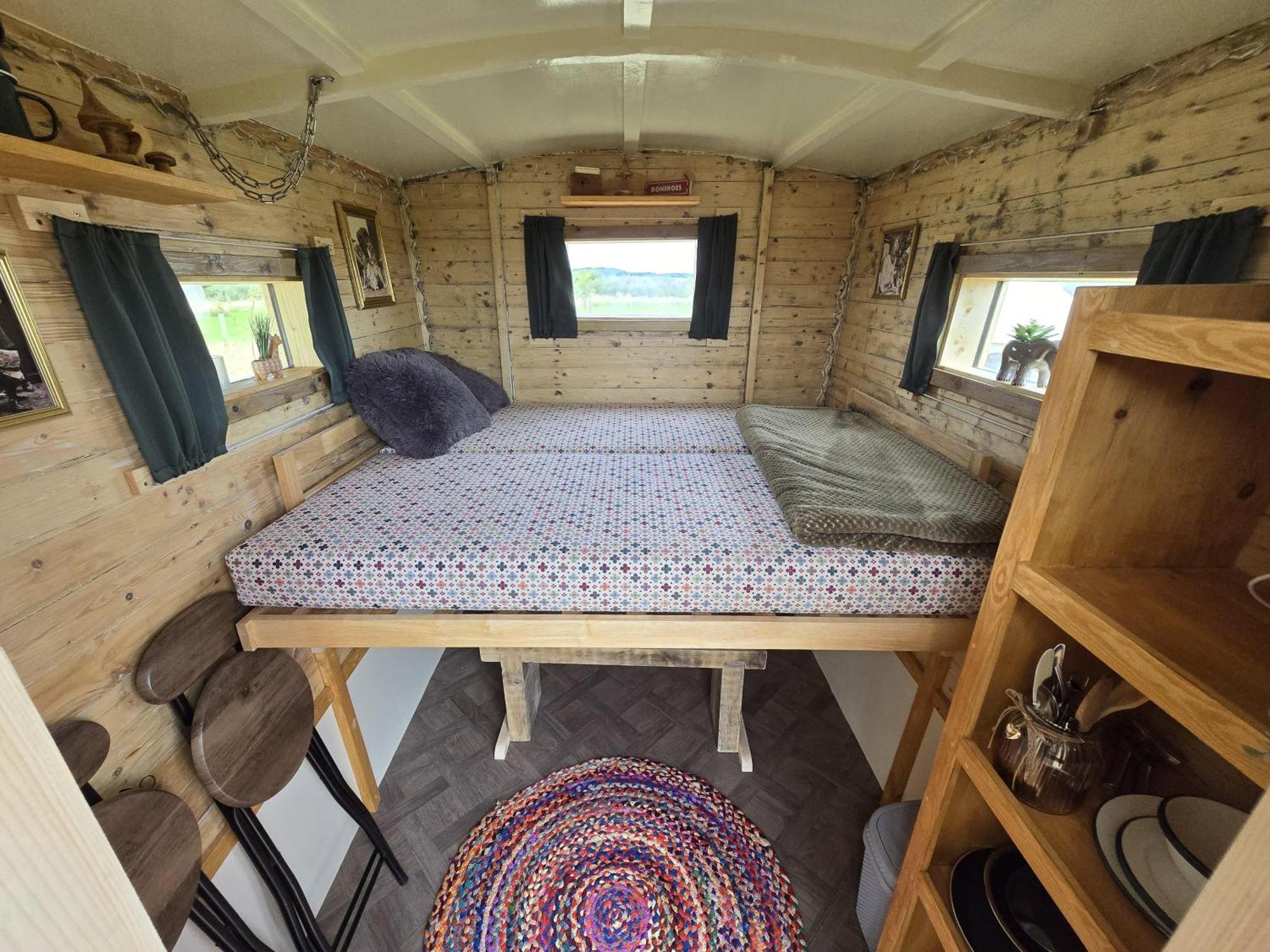 Restored Circus Wagon ซอลท์เบิร์น-บาย-เดอะ-ซี ภายนอก รูปภาพ