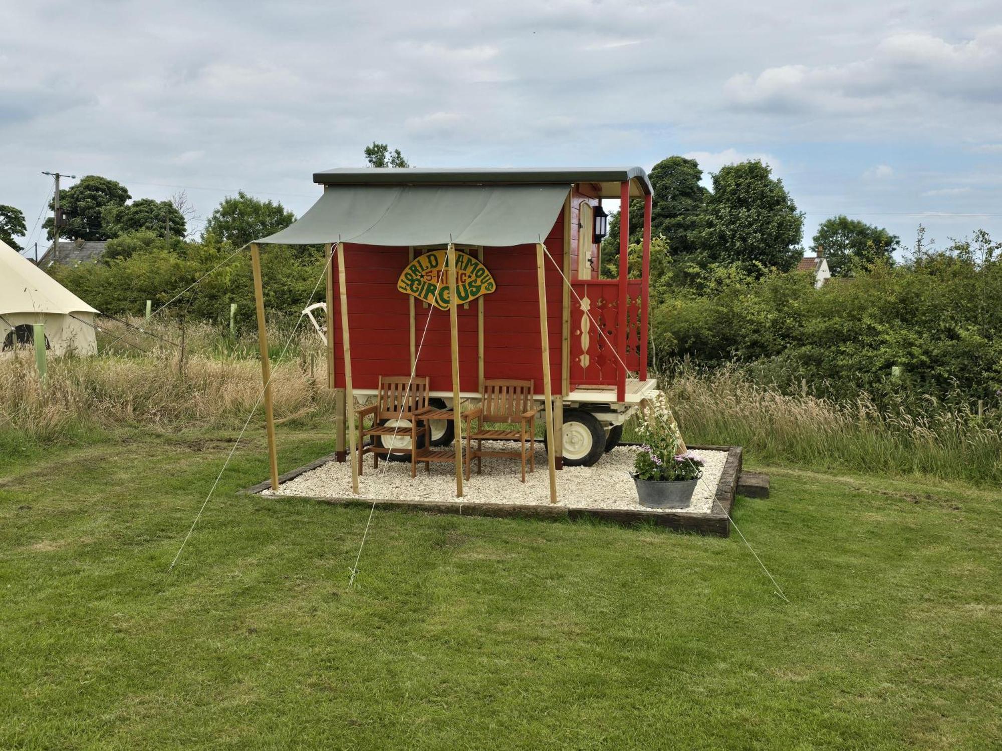 Restored Circus Wagon ซอลท์เบิร์น-บาย-เดอะ-ซี ภายนอก รูปภาพ
